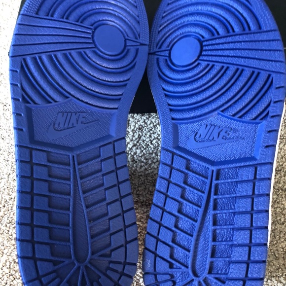 Air Jordan 1 Mid SE - Picture 4 of 4